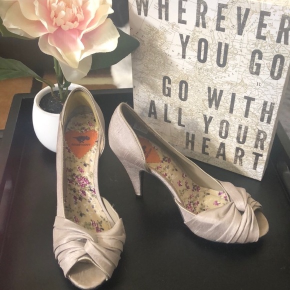 Rocket Dog "Ownit" peep toe heels - Picture 5 of 5